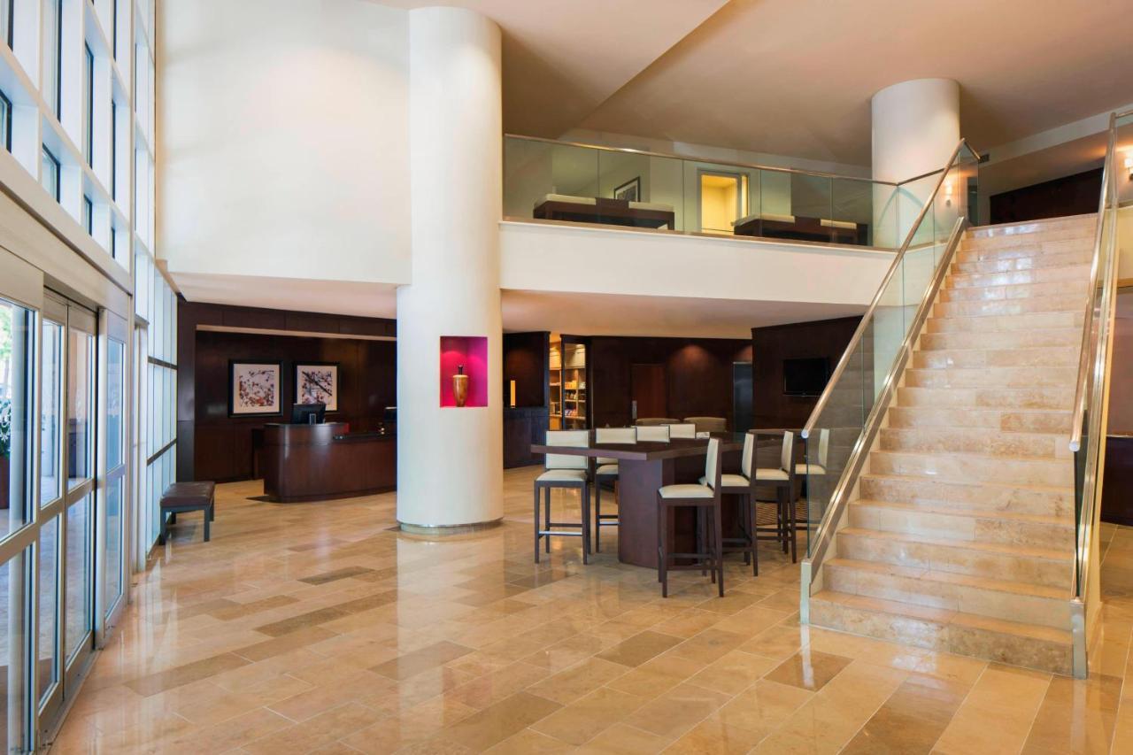 Sheraton Hotel Metairie New Orleans Exterior photo