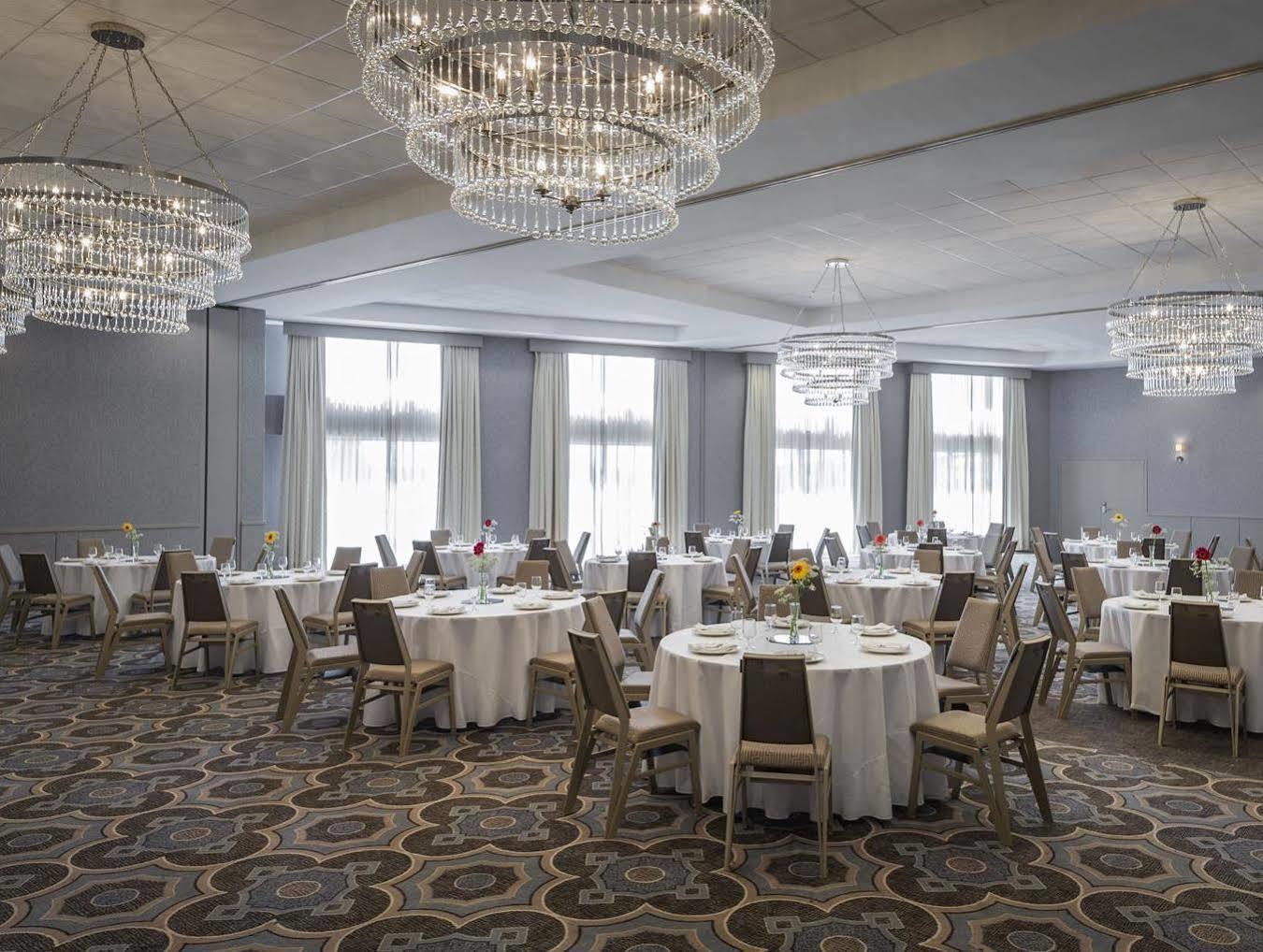 Sheraton Hotel Metairie New Orleans Exterior photo